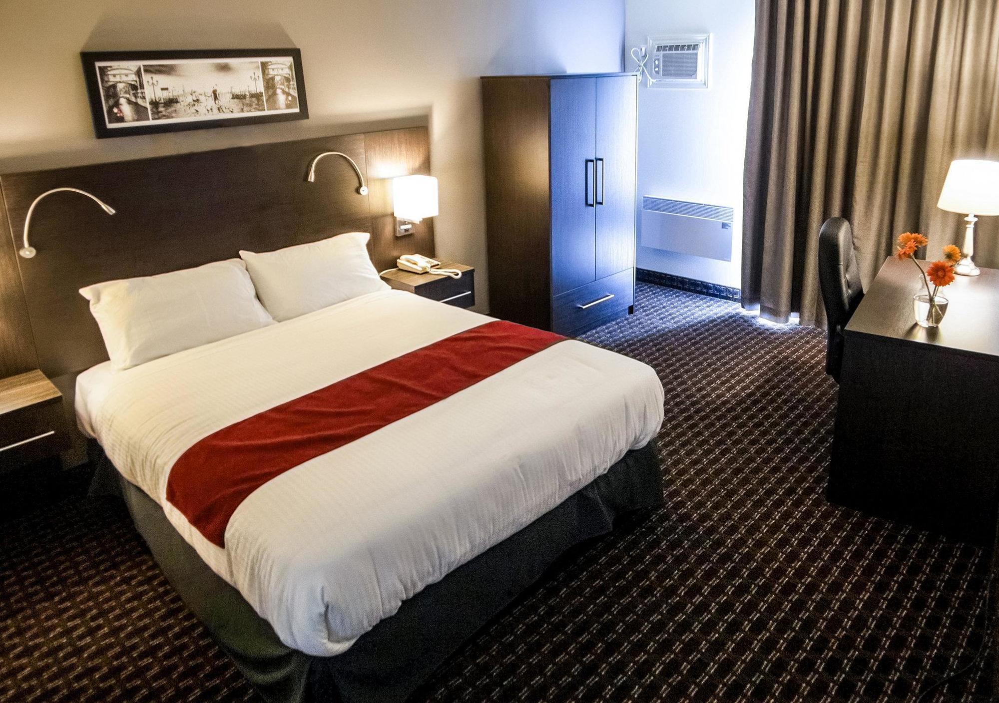 Hotel Le Principal Granby Eksteriør billede