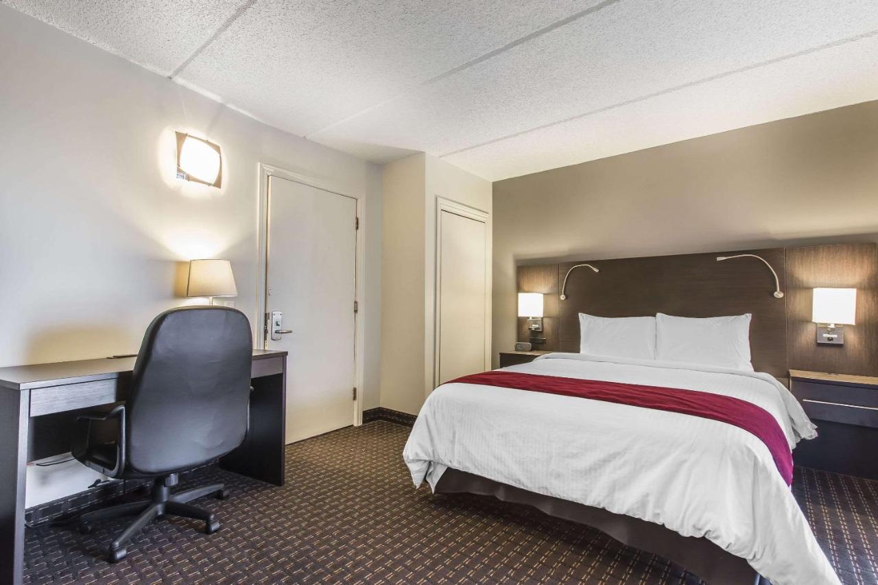Hotel Le Principal Granby Eksteriør billede