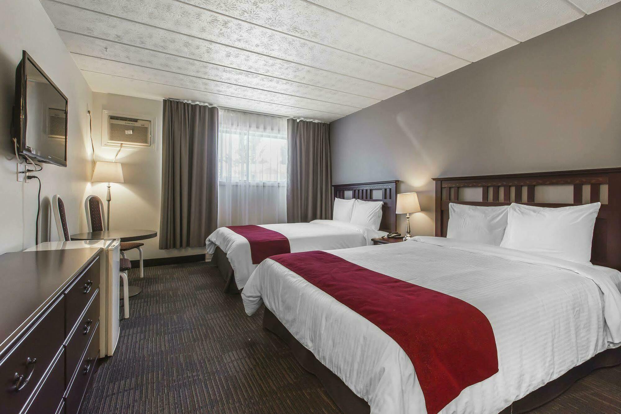 Hotel Le Principal Granby Eksteriør billede